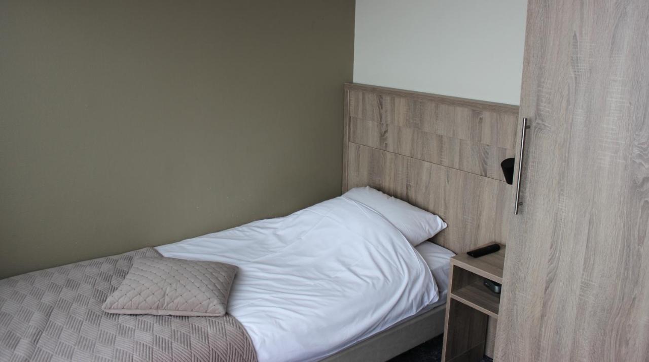 Hotel "De Klok" Buren  Esterno foto