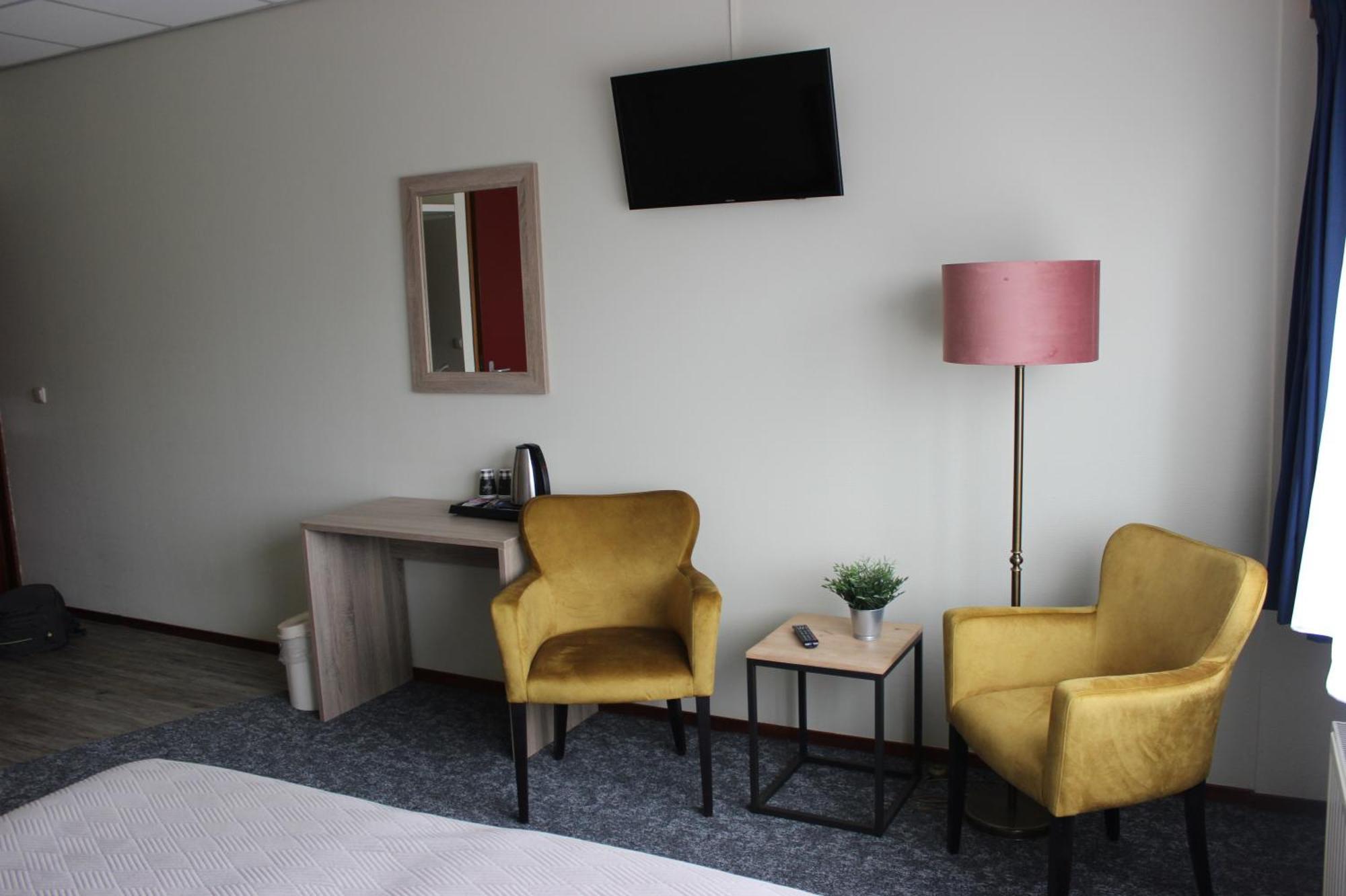 Hotel "De Klok" Buren  Esterno foto