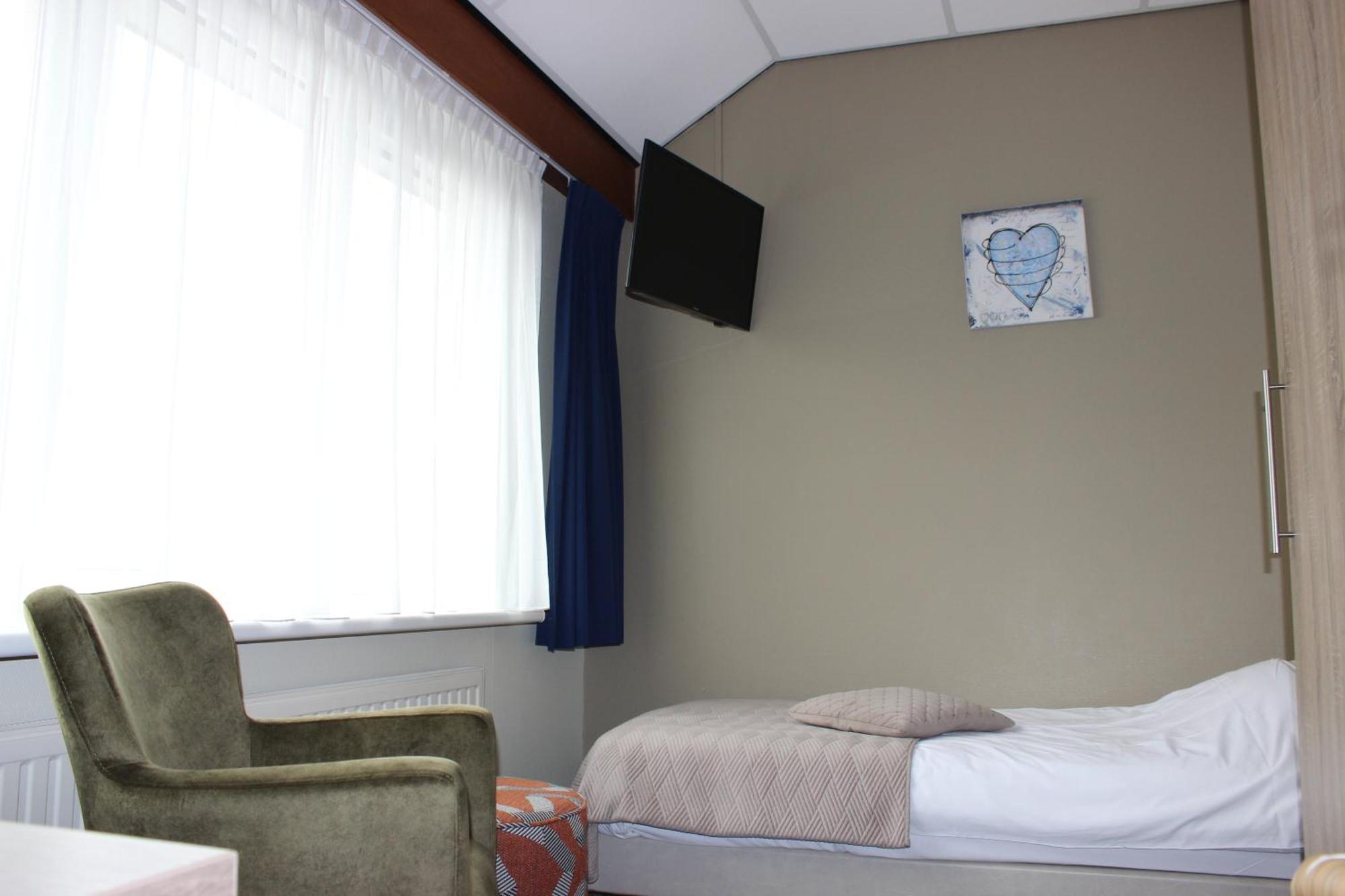 Hotel "De Klok" Buren  Esterno foto