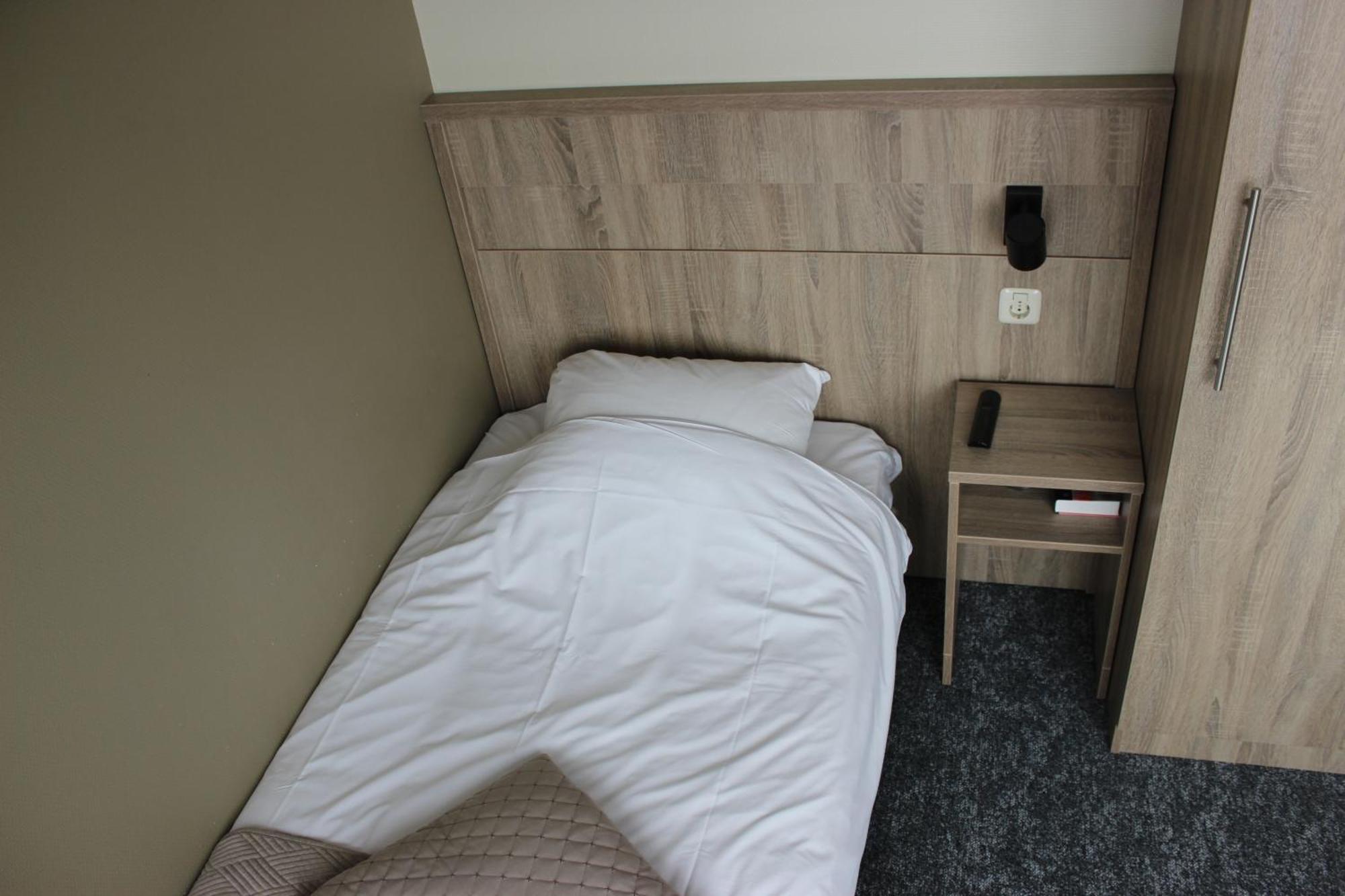 Hotel "De Klok" Buren  Esterno foto